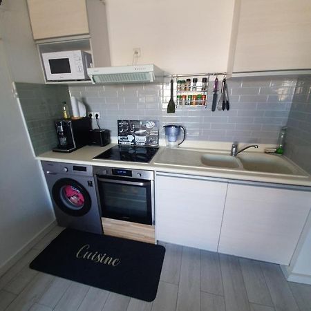 Appartement Cosy Proche De L'Aeroport T R A N S F E R T Sur Demande Сен Дьони Екстериор снимка