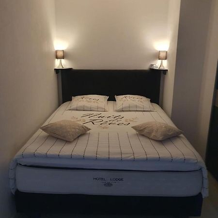 Appartement Cosy Proche De L'Aeroport T R A N S F E R T Sur Demande Сен Дьони Екстериор снимка