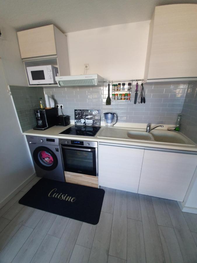 Appartement Cosy Proche De L'Aeroport T R A N S F E R T Sur Demande Сен Дьони Екстериор снимка